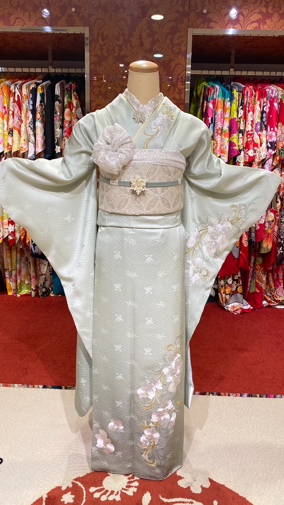 フリソデドール　スタッフ紹介　ひゆい　コーディネート　ミントグリーン振袖　くすみカラー　上品　綺麗