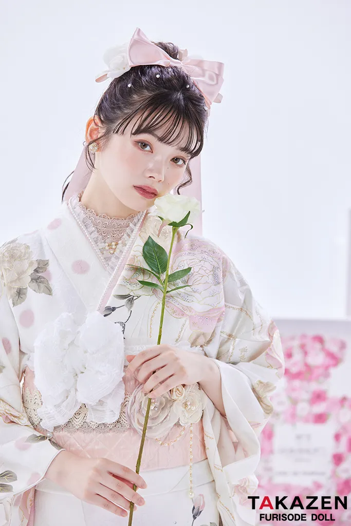 成人式　振袖　LOOKBOOK 　オシャレ　可愛い　ヘップバーン　シャネルカラー　キラキラ　リボン　ドレス調