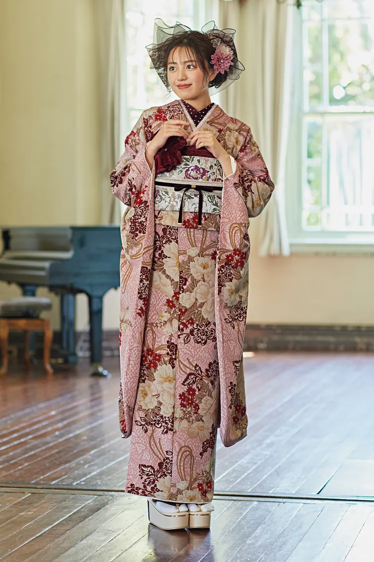 成人式振袖　くすみ　レトロ