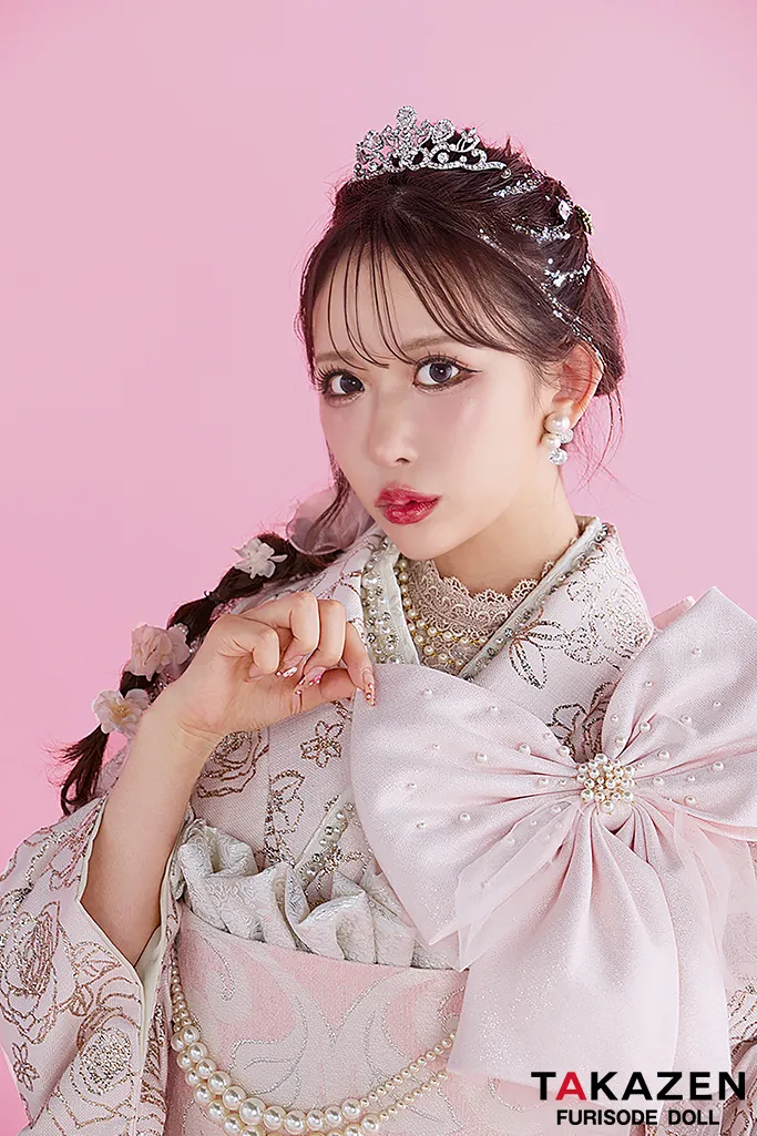 成人式　振袖　可愛い　キラキラ　ChouChou　派手　ヘップバーン