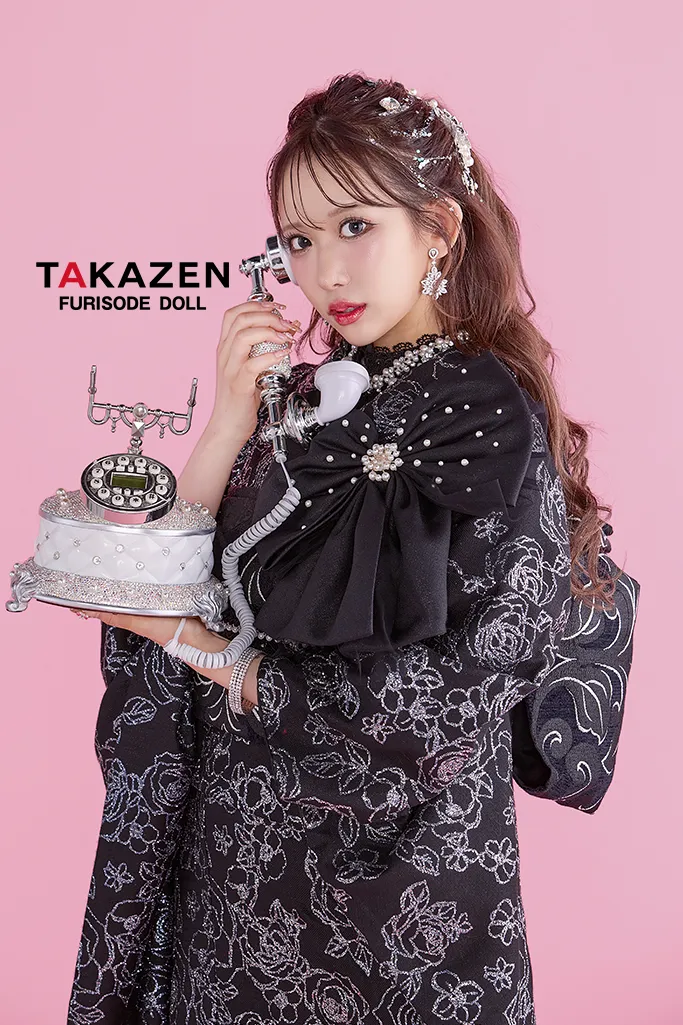 成人式　振袖　可愛い　キラキラ　ChouChou　派手　ヘップバーン