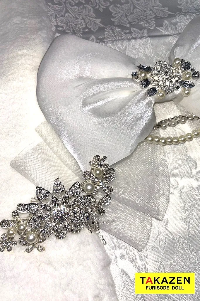 成人式　振袖　ホワイト　可愛い　キラキラ　リボン　ふわふわ　エレガント