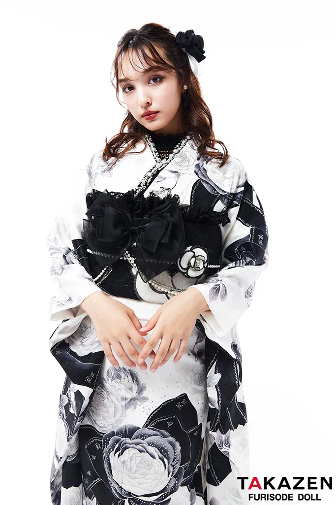 成人式　振袖　LOOKBOOK 　可愛い　キラキラ　ヘップバーン　シャネルカラー　キラキラ