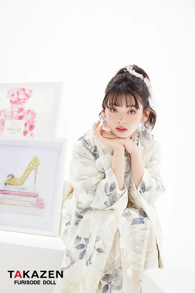 成人式　振袖　LOOKBOOK 　可愛い　キラキラ　ヘップバーン　シャネルカラー　キラキラ