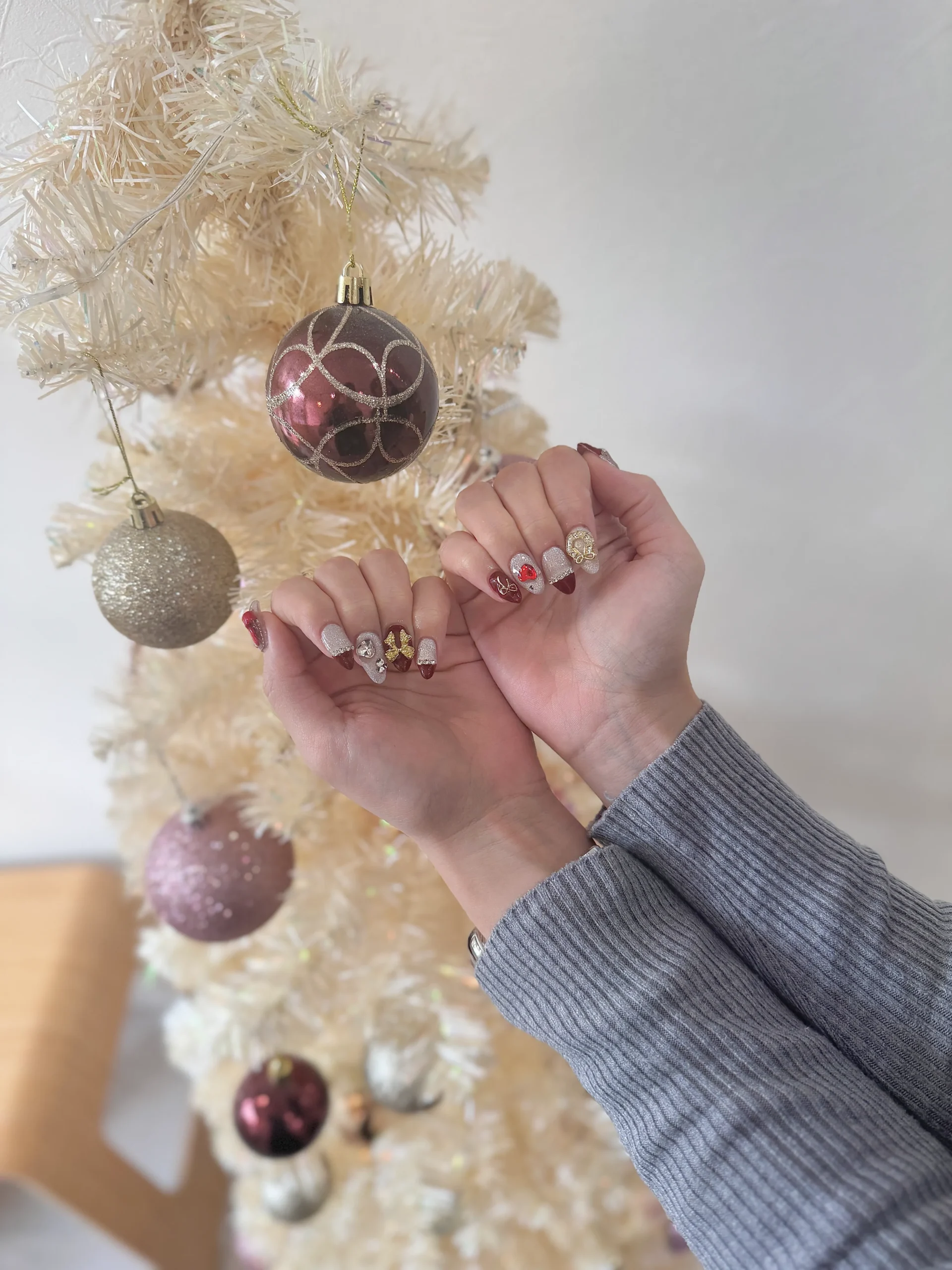 卒業式　袴　ネイル　キラキラ　卒業式ネイル