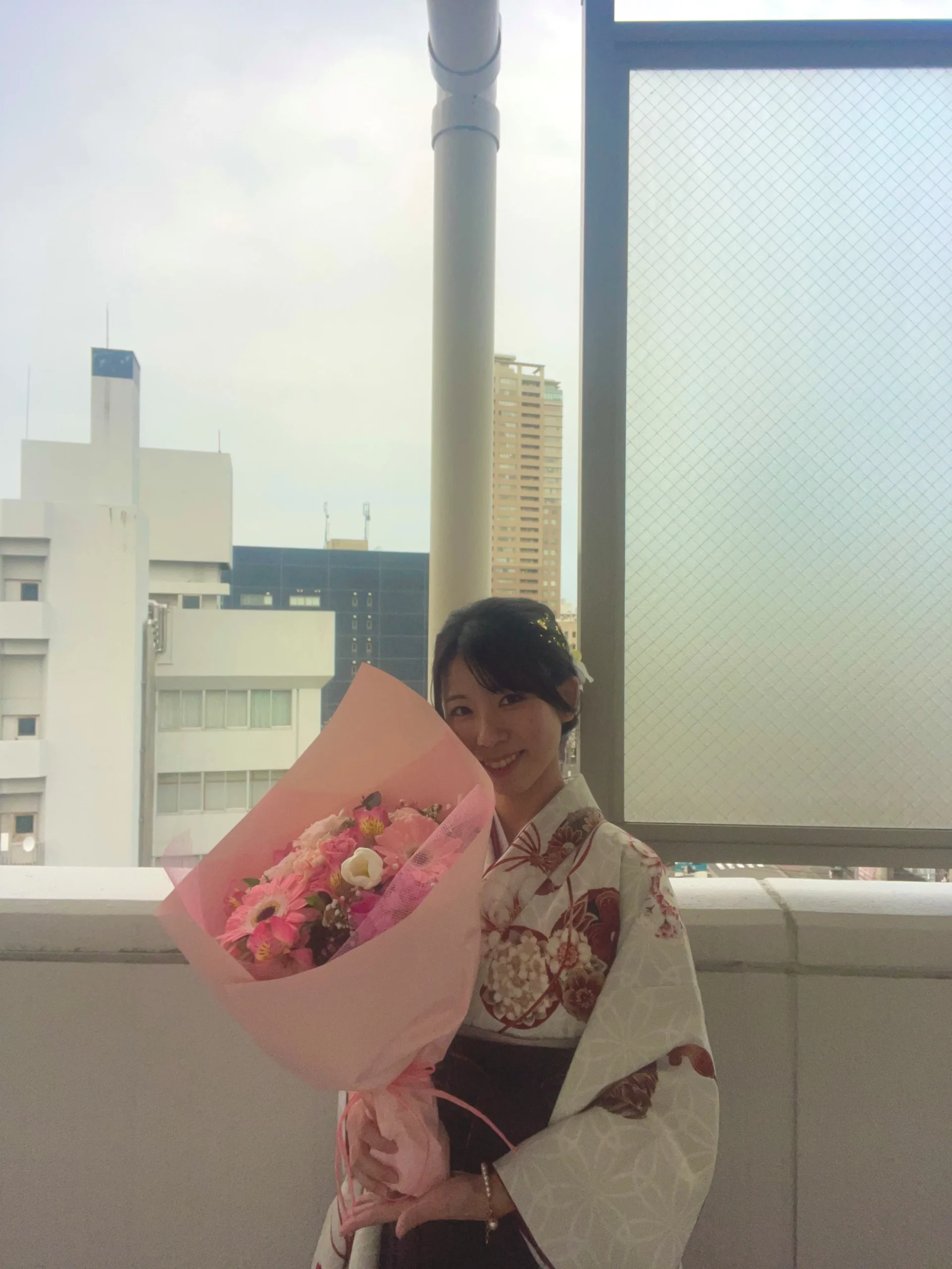 この度は素敵な卒業袴をありがとうございました。無事、大学の卒業式を終えました。