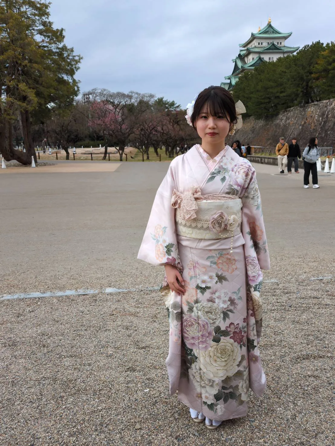 桜咲く名古屋城で素敵な写真を撮っていただきました。