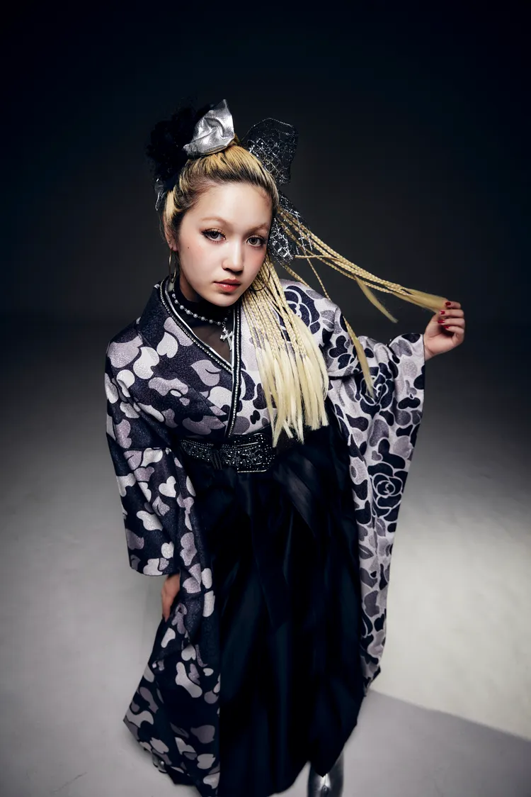 卒業式　袴　おしゃれ　エイプ　カモフラ柄　レザー袴