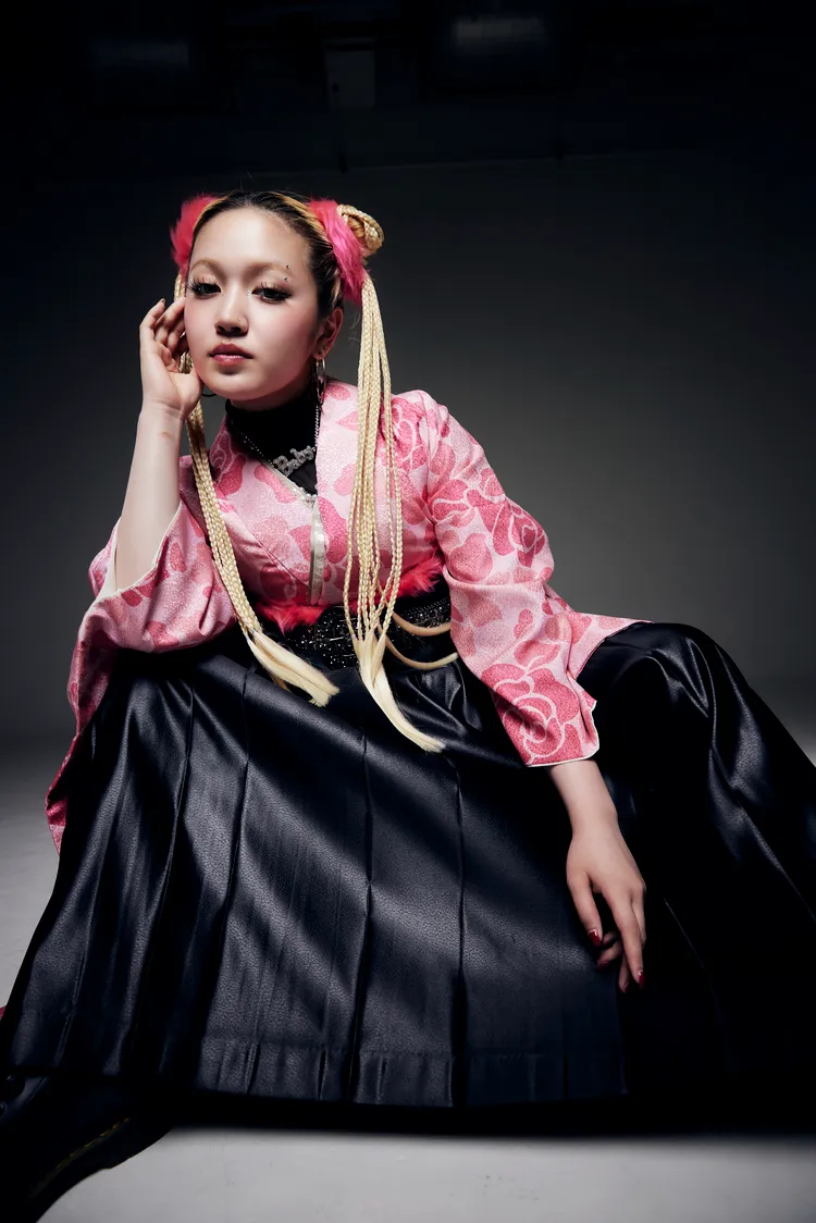 卒業式　袴　おしゃれ　エイプ　ピンク　レザー袴