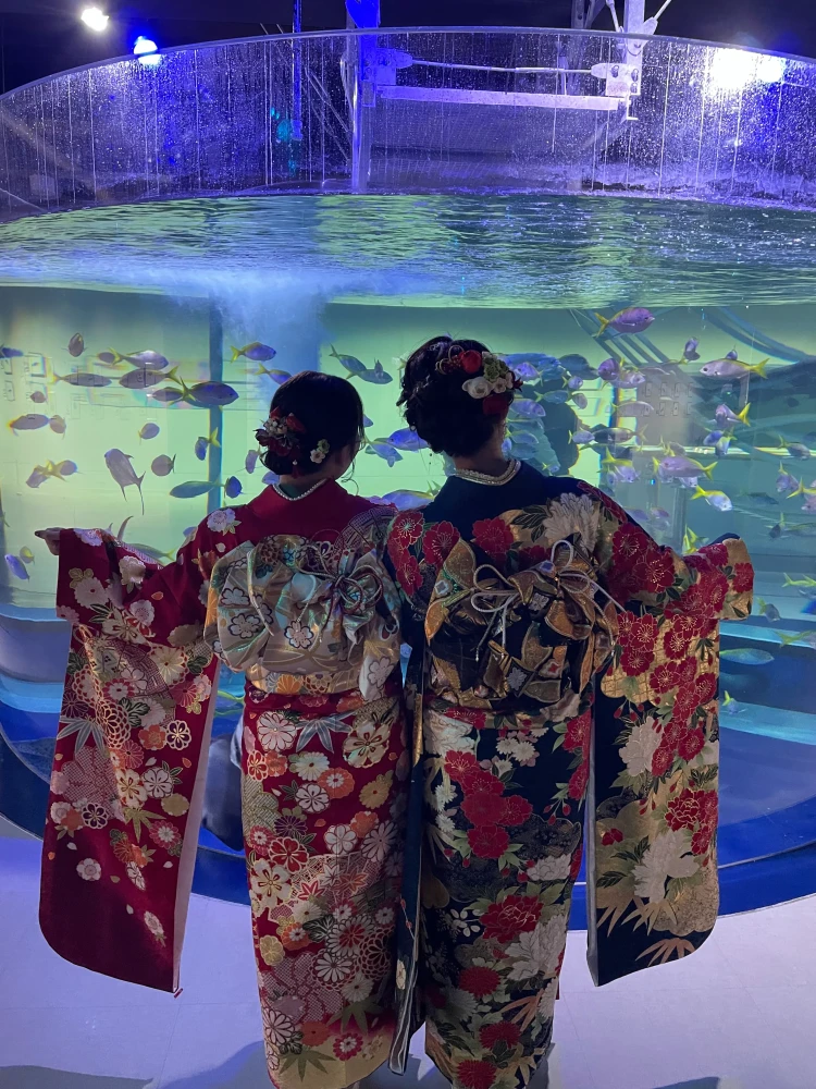 成人式振袖ネットレンタル　フリソデドール　撮影　前撮り　水族館