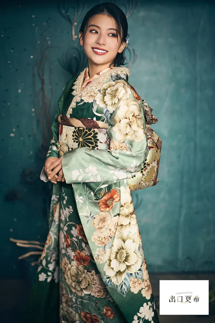 出口夏希の振袖　ネットレンタル　大人っぽい