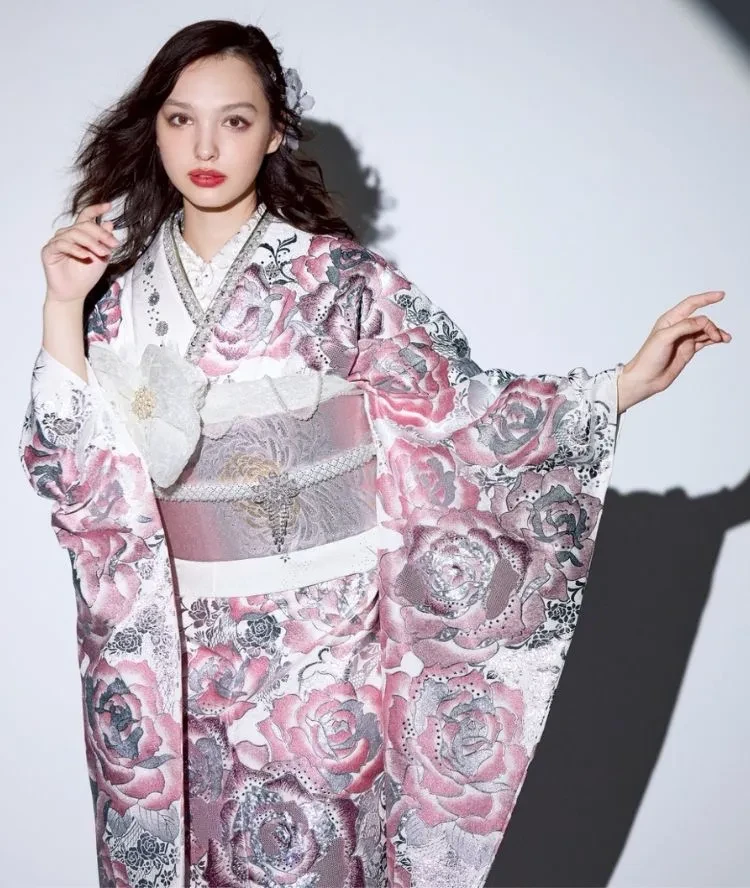 成人式の振袖　キラキラでゴージャスな振袖をお探しのギャルにおすすめ