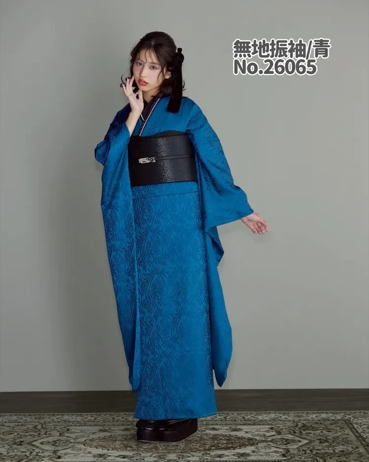 青色の無地振袖コーデ シンプルな着物